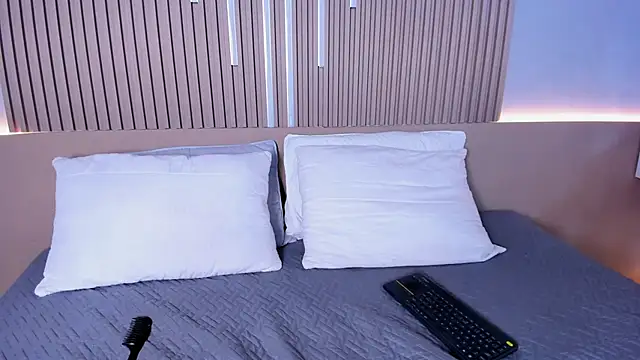 Camile cute online show from 13, 2, 2026