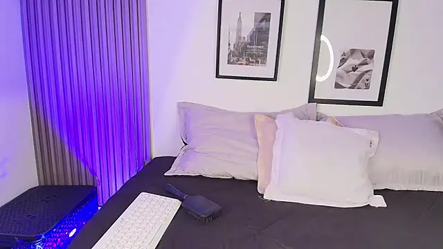 ashlycarteer online show from 12, 4, 2026