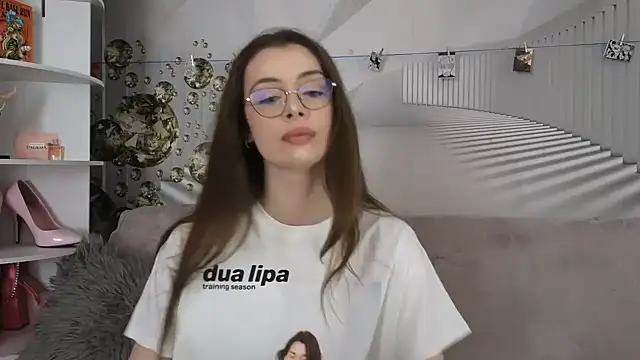 EvoletteLouLou online show from 22, 12, 2025