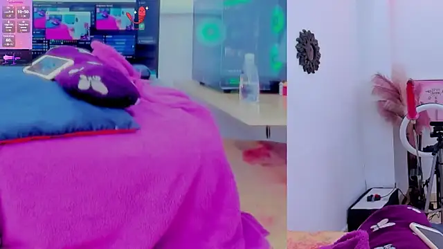 Athena Jackson  online show from 28, 11, 2025