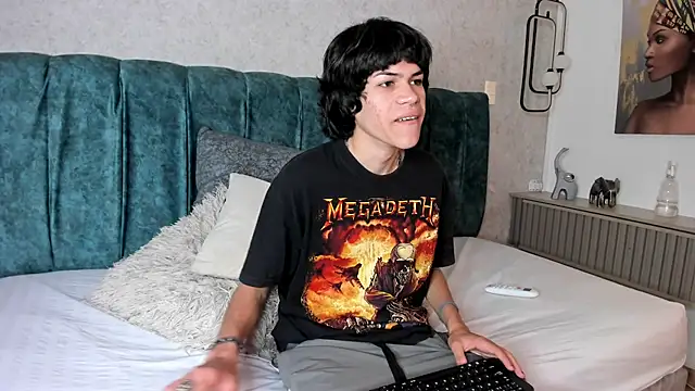 Diamond twink online show from 11, 6, 2026