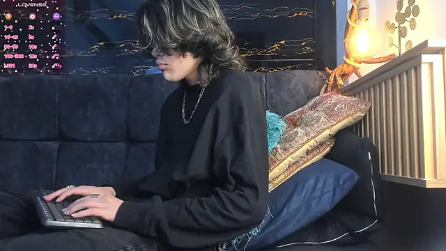 Diamond twink online show from 27, 11, 2025