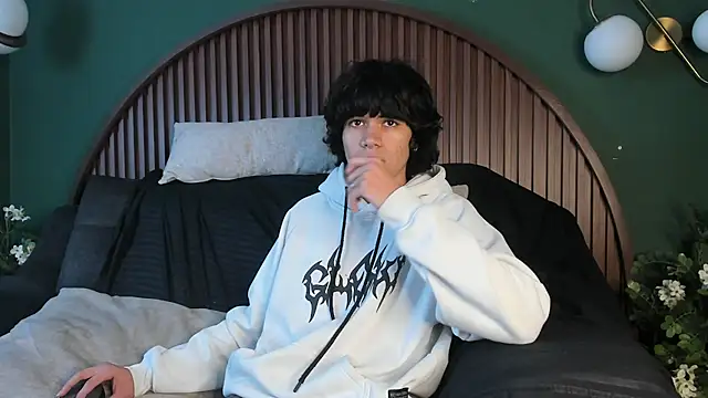 Diamond twink online show from 22, 7, 2026