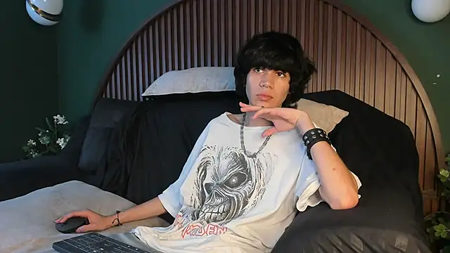 Diamond twink online show from 19, 7, 2026