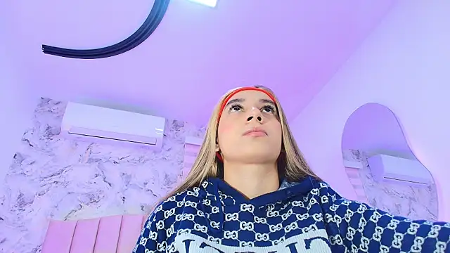 Snapshot of celeste_moonx chatting on 21, 11, 2025 celeste moonx online show from 21, 11, 2025