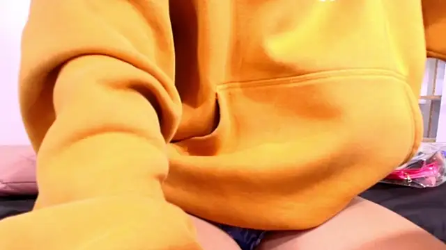 Snapshot of celeste_moonx chatting on 4, 10, 2025 celeste moonx online show from 4, 10, 2025