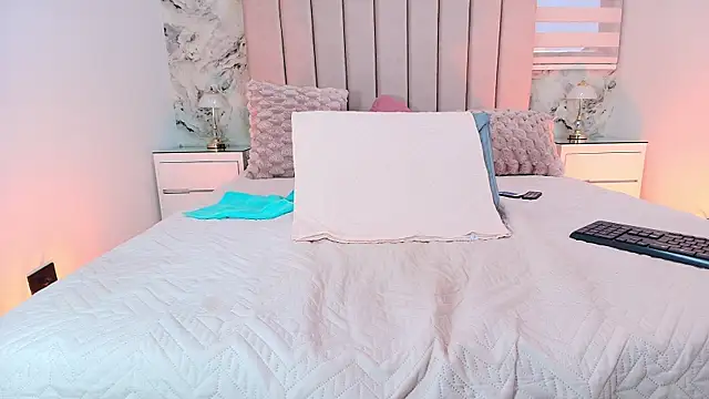 Snapshot of celeste_moonx chatting on 18, 11, 2025 celeste moonx online show from 18, 11, 2025