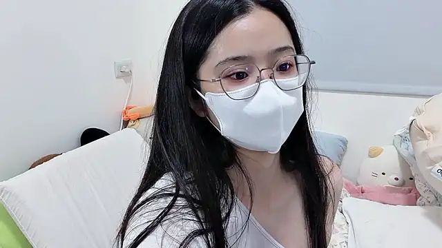 Snapshot of LHeart chatting on 25, 5, 2026 LHeart online show from 25, 5, 2026