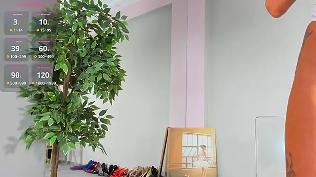 MayaHellen online show from 10, 9, 2025