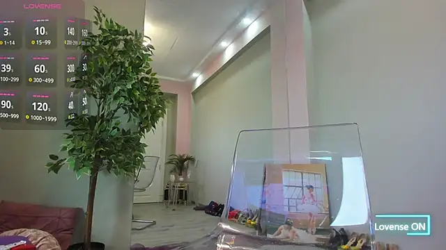 MayaHellen online show from 9, 9, 2025