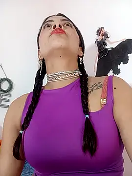 Fox Roxxan online show from 18, 11, 2025