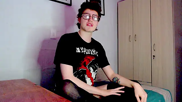 Snapshot of twink182 chatting on 11, 10, 2025 twink182 online show from 11, 10, 2025