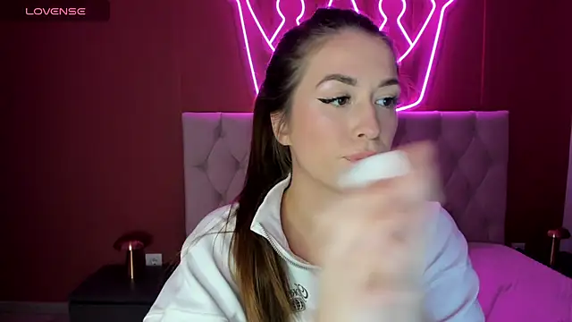 StacyWells online show from 15, 10, 2025