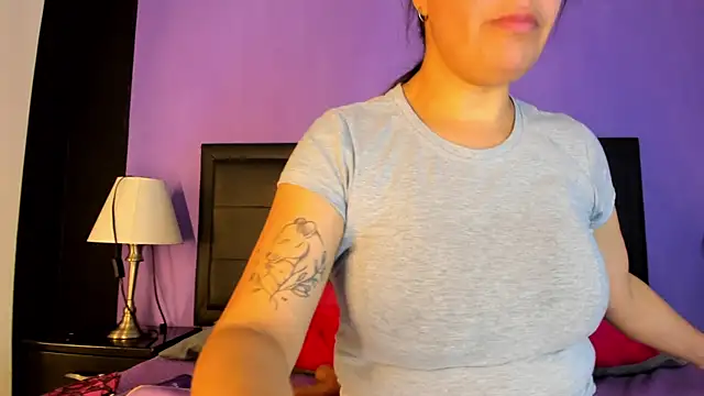 Snapshot of GreciaFox1 chatting on 8, 7, 2026 GreciaFox1 online show from 8, 7, 2026