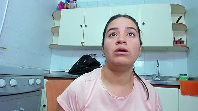 Snapshot of GreciaFox1 chatting on 28, 10, 2025 GreciaFox1 online show from 28, 10, 2025