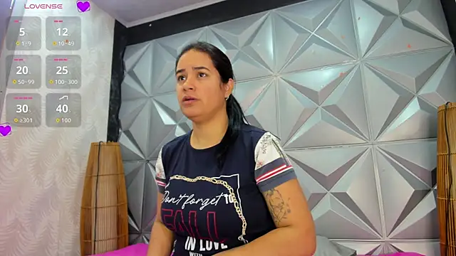 Snapshot of GreciaFox1 chatting on 6, 11, 2025 GreciaFox1 online show from 6, 11, 2025