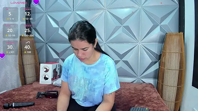 Snapshot of GreciaFox1 chatting on 13, 11, 2025 GreciaFox1 online show from 13, 11, 2025