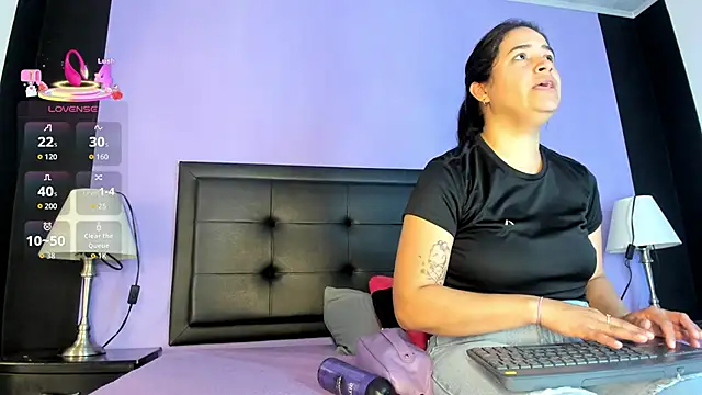 GreciaFox1 online show from 22, 5, 2026