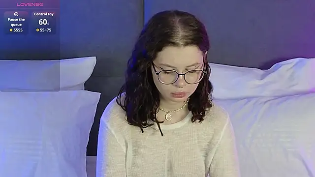 RianaRey online show from 7, 4, 2026