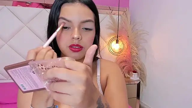 Lucianaa Collins online show from 27, 10, 2025