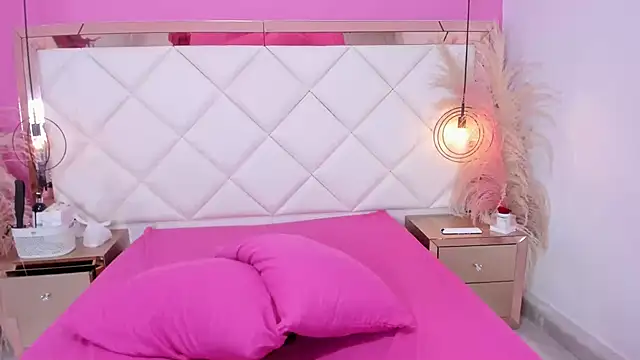 Lucianaa Collins online show from 1, 11, 2025