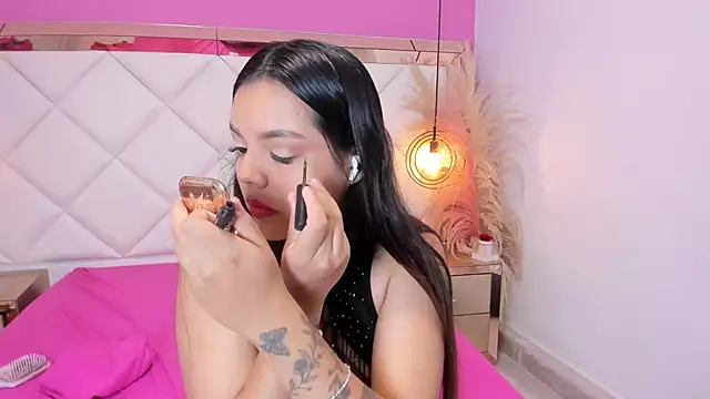 Lucianaa Collins online show from 28, 10, 2025