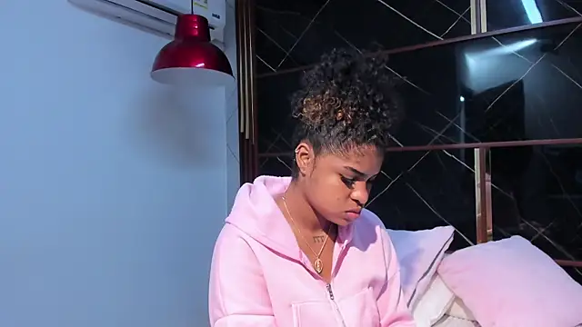 HannyThompson online show from 18, 12, 2025