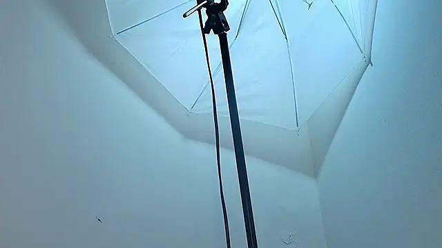 zuri villegas online show from 30, 11, 2025