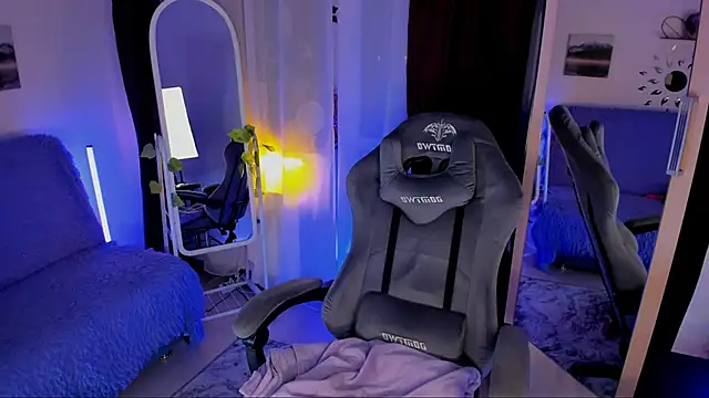 Snapshot of MissClairDeLune chatting on 24, 1, 2025 MissClairDeLune online show from 24, 1, 2025