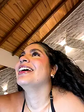 Yassy vazquez online show from 21, 11, 2025