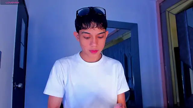 Sebax Young online show from 18, 5, 2026