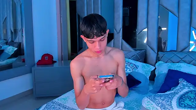 Sebax Young online show from 18, 9, 2025