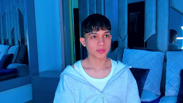 Sebax Young online show from 17, 9, 2025