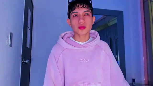 Sebax Young online show from 30, 3, 2026