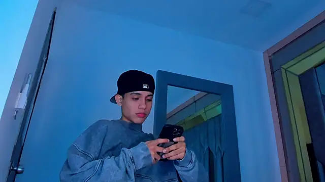 Sebax Young online show from 6, 11, 2025