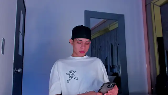 Sebax Young online show from 22, 5, 2026