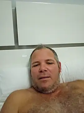 cubanitofeliz40 online show from 6, 3, 2026