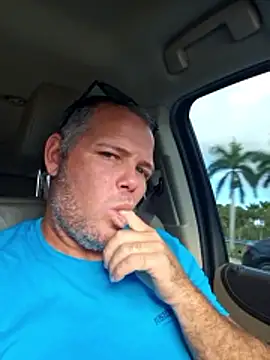 cubanitofeliz40 online show from 5, 1, 2026