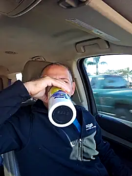 cubanitofeliz40 online show from 9, 2, 2026