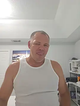 cubanitofeliz40 online show from 19, 5, 2026