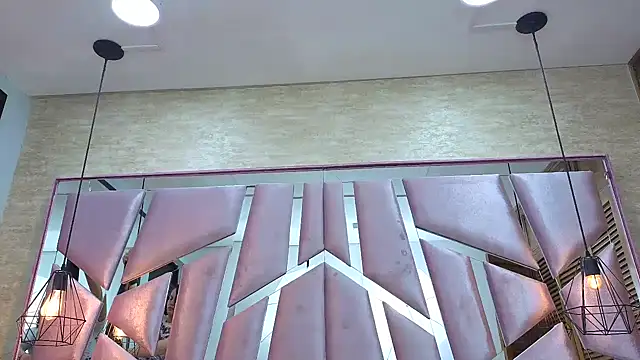 ThaliaCross online show from 2, 2, 2026