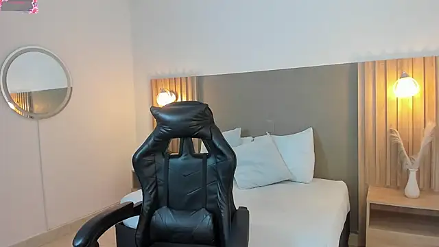 emma fhox online show from 2, 10, 2025