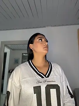 nicolexxaleja online show from 13, 4, 2026