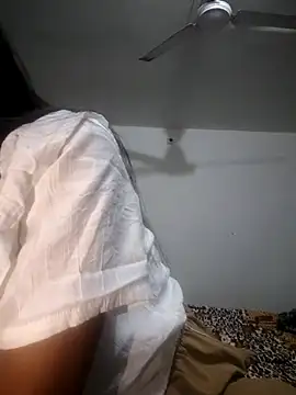 cute radhikaa online show from 21, 12, 2025