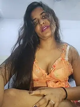 cute radhikaa online show from 13, 7, 2026