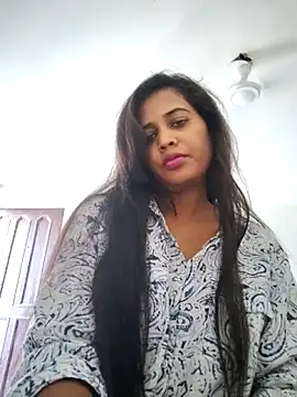 cute radhikaa online show from 18, 4, 2026