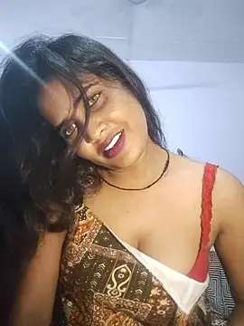 cute radhikaa online show from 10, 6, 2026