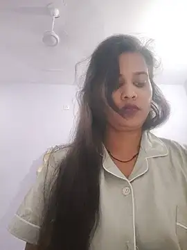 cute radhikaa online show from 18, 6, 2026