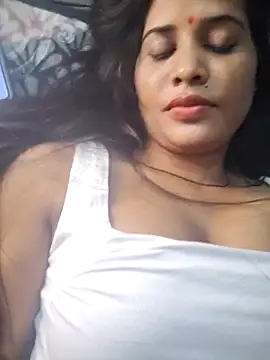 cute radhikaa online show from 4, 4, 2026