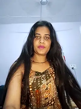 cute radhikaa online show from 8, 6, 2026